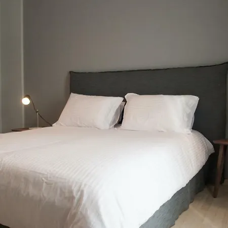 Stylish Zoi's Next To Helexpo, White Tower Apartment *