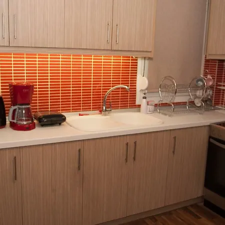Stylish Zoi's Next To Helexpo, White Tower Apartment *